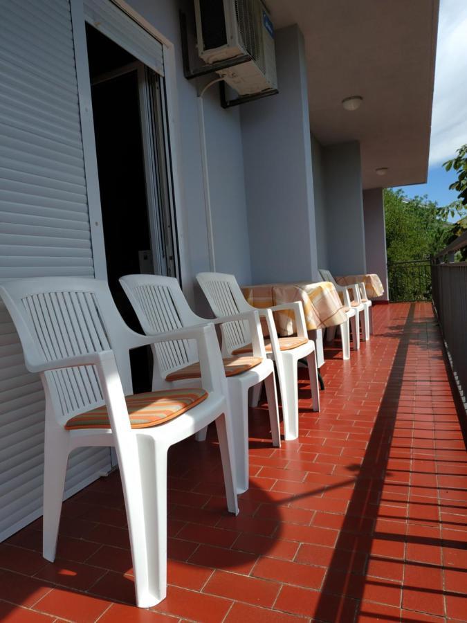 נובי ווינודולסקי Big White Apartment מראה חיצוני תמונה